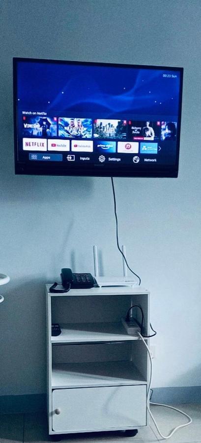 Beacon Makati Condo Free Pool Access Free Wifi 100Mbps & Free Netflix Manila Exterior foto