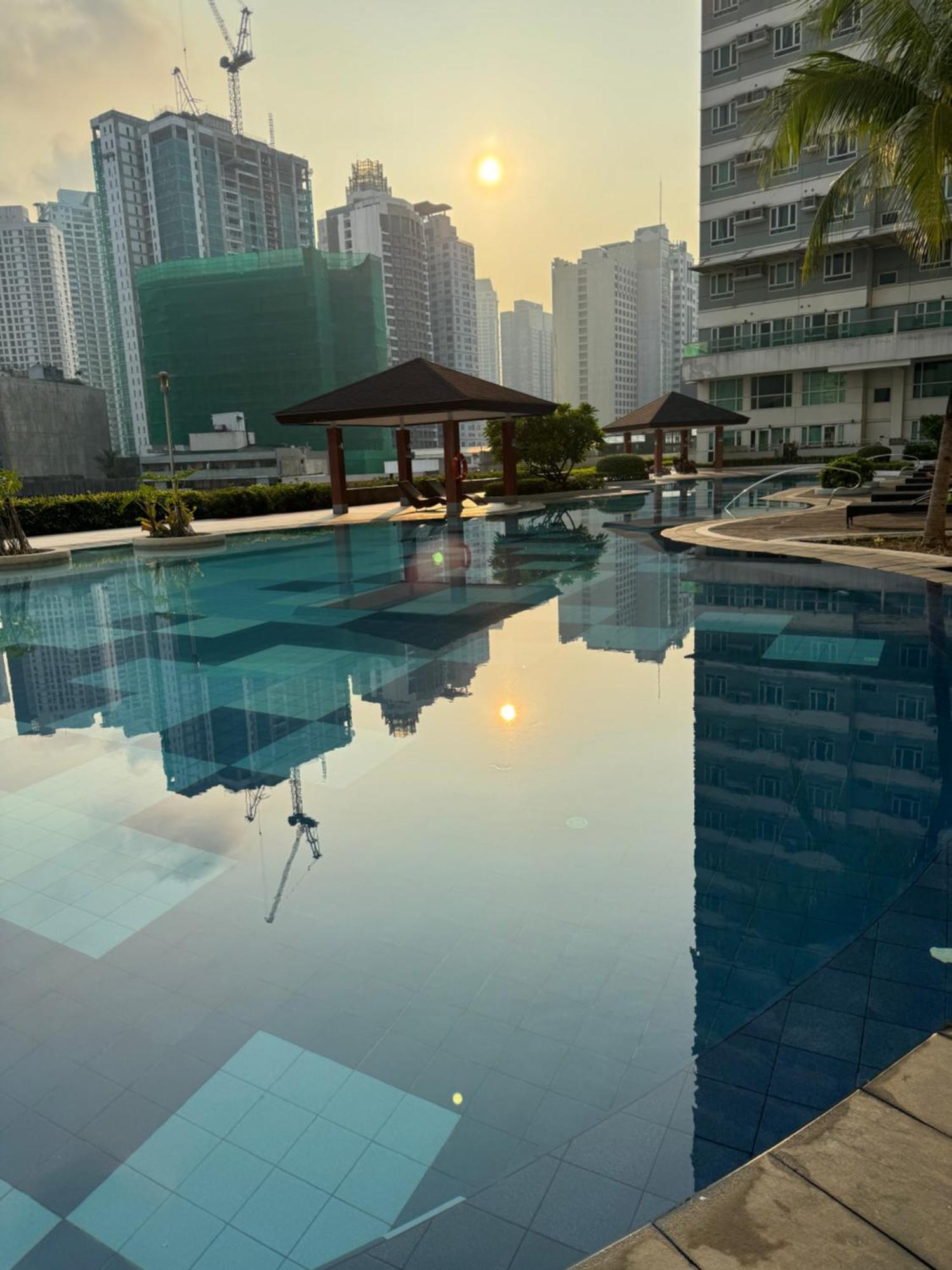 Beacon Makati Condo Free Pool Access Free Wifi 100Mbps & Free Netflix Manila Exterior foto